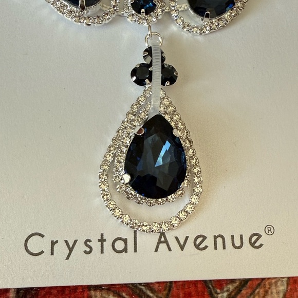 Two piece set crystal Avenue jewelry rhinestone blue earring, and neck necklace - Picture 7 of 9